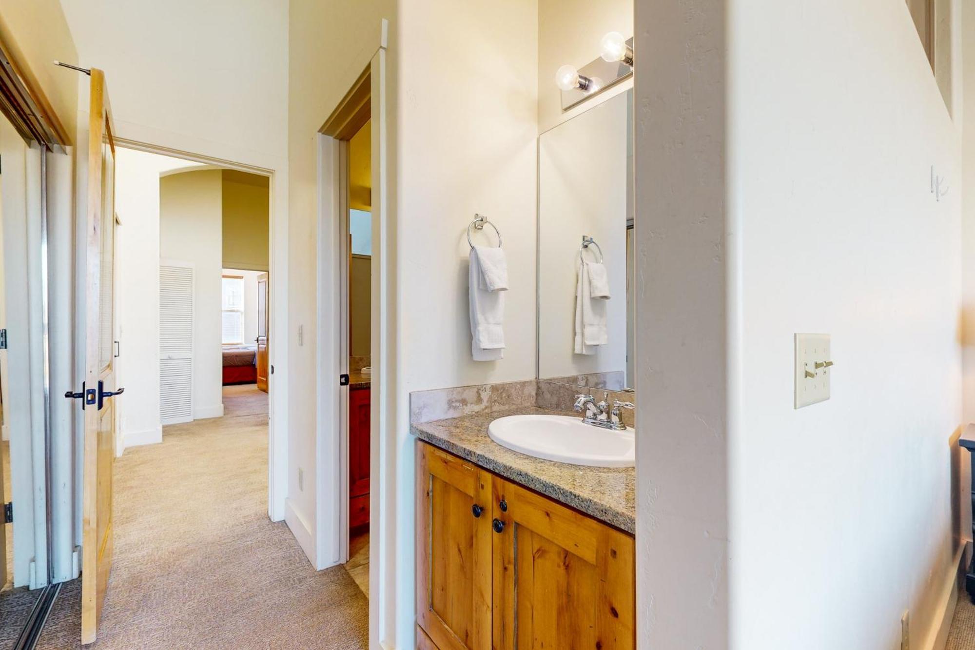 Newpark Townhomes 28 パークシティ エクステリア 写真